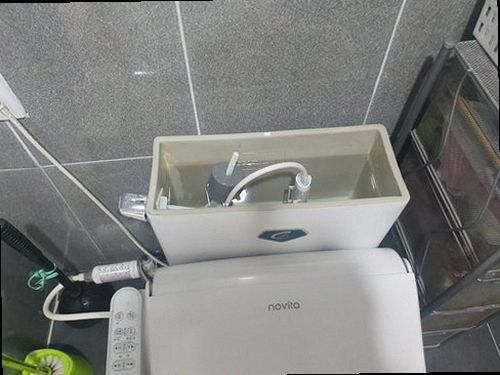 광명 철산3동 하수구막힘 배관 내부 점검과 배수 흐름을 확인하는 작업 모습